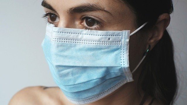 Does wearing a mask cause cavities?